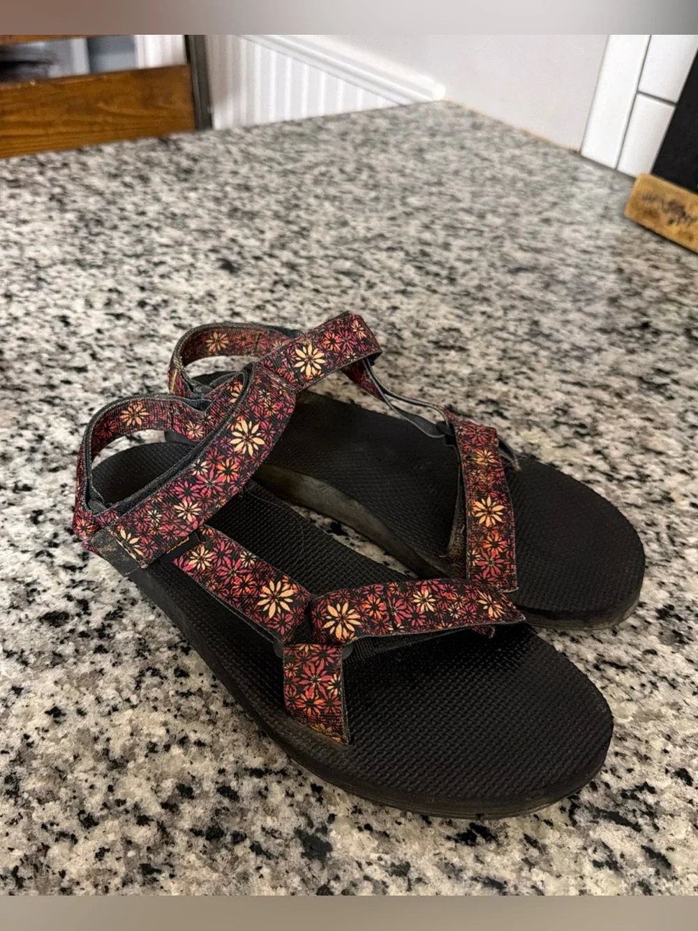Teva Original Universal Wildflower Multicolor floral ankle strap sandals size9
